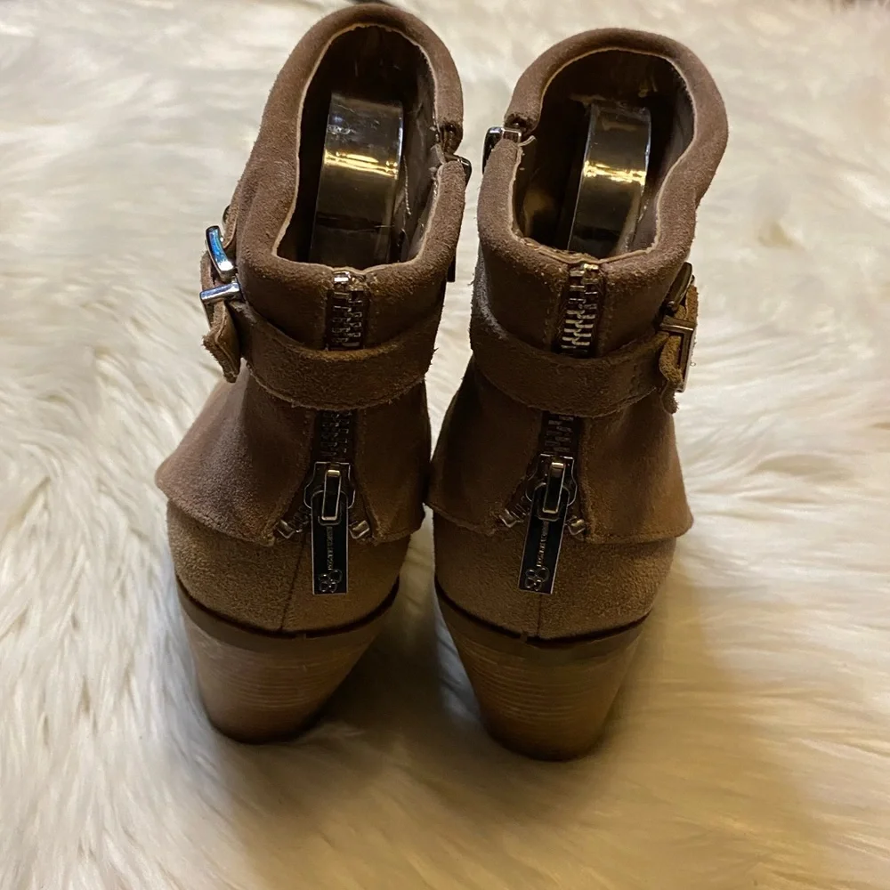 Jessica Simpson size 9.5 Cassley two tone tan heeled booties leather suede